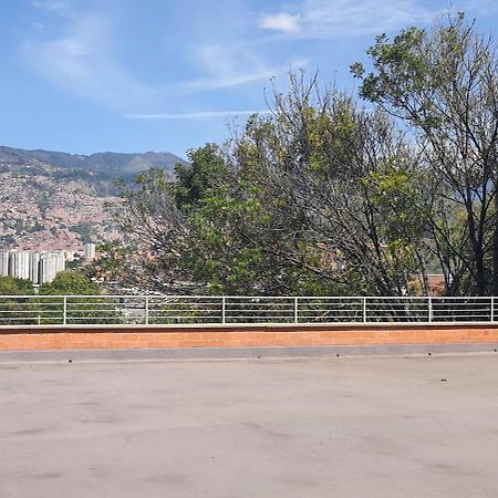 Apartamento Cerca A Plaza Mayor Medellin Luaran gambar